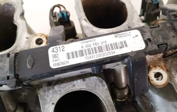Cadillac CTS Fuel main line pipe 12584312 12572886