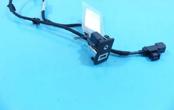 Ford Mondeo MK IV USB socket connector CS7T-14D202-CB IMPRK1263469