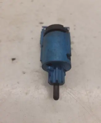 Volkswagen PASSAT B5 Brake pedal sensor switch 1J0927189E
