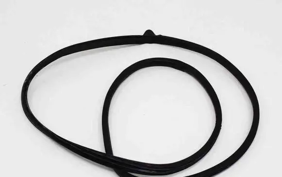 Honda CR-V Rubber seal front door (on door) UHF1EPDM