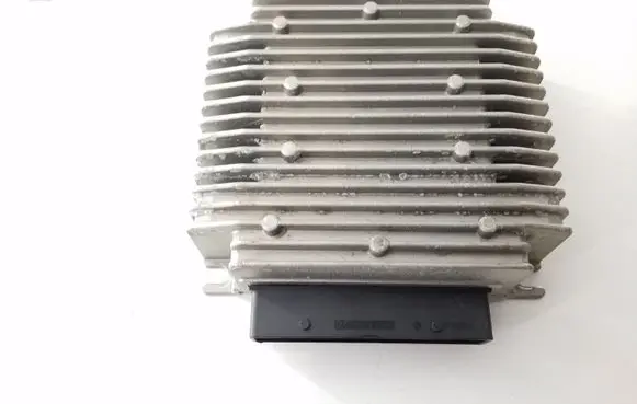 Tesla Model S Sound amplifier 100483310A