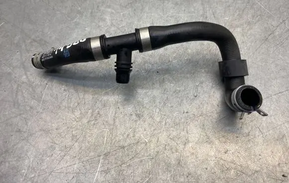 Volvo XC90 Engine coolant pipe/hose 32138615
