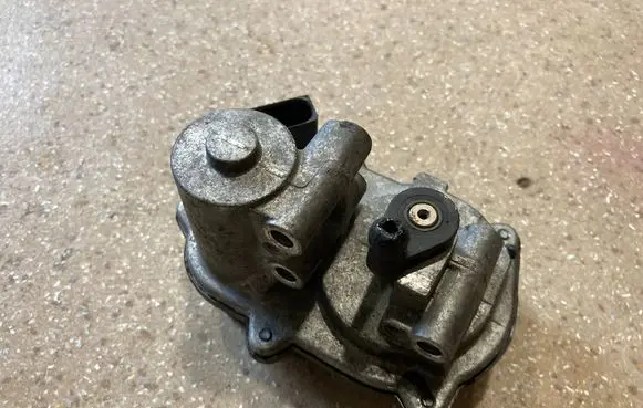 Audi Q7 4L Intake manifold valve actuator/motor 059129086L