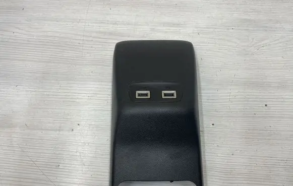 Peugeot 2008 II Other interior part 9824732180