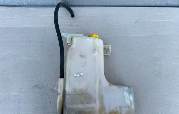 Nissan King Cab, Navara Coolant expansion tank/reservoir 217102S600