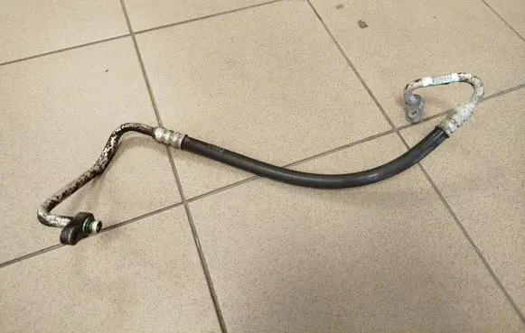 KIA Sportage Air conditioning (A/C) pipe/hose 977622Y000
