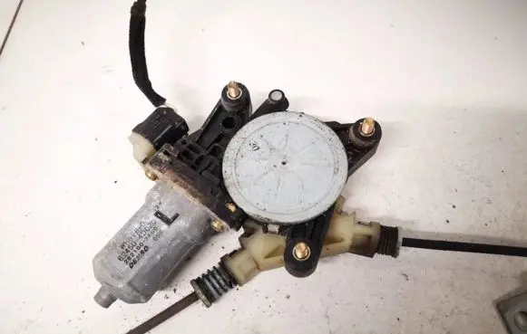 KIA Carnival Rear door window regulator motor 824504d020 82450-4d020