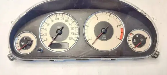 Speedometer (instrument cluster)