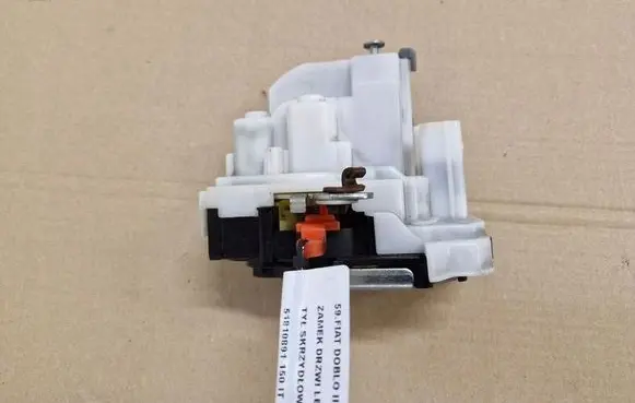 Fiat Doblo Sliding door lock 51810891