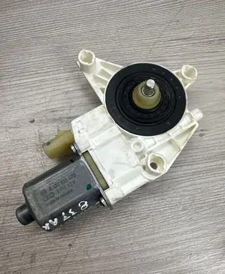 Dodge Journey Rear door window regulator motor 0130822475