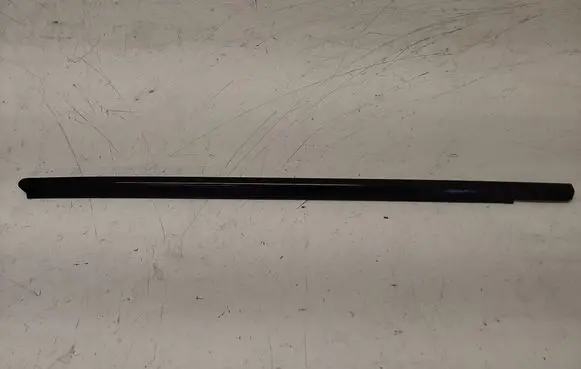 Mercedes-Benz E W210 Front door glass trim molding A2106900462