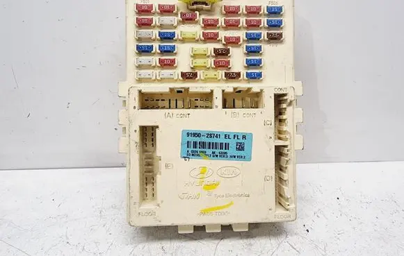 Hyundai ix35 Fuse module 919502S741