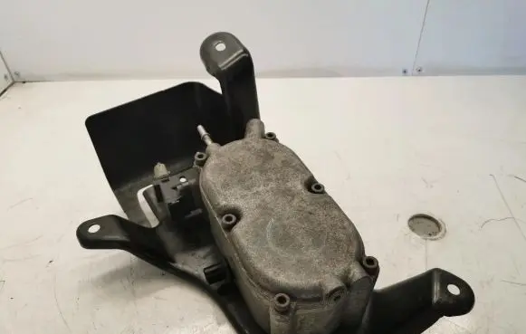 Jeep Grand Cherokee Fuel filter housing 68142265AB
