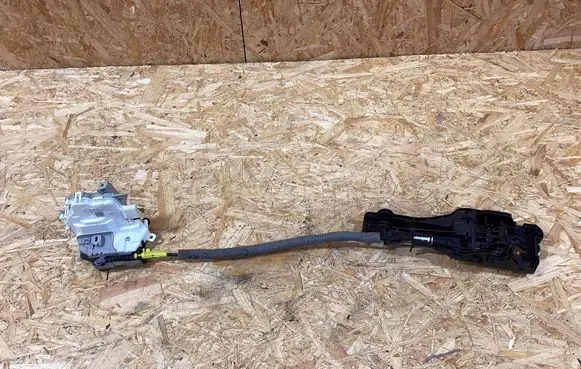 Porsche Cayenne (9Y0 9Y3) Tailgate window lock/catch/latch 95b839886d