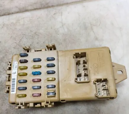 Subaru Forester SF Fuse module JB200400 000607