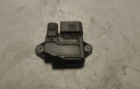 Mercedes-Benz CLA C118 X118 Glow plug pre-heat relay 1110067 101019 BN152515