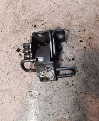 Audi A6 S6 C5 4B Front door lower hinge 4B0831411B
