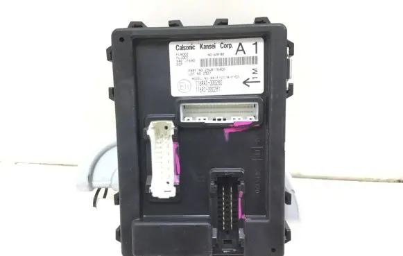 Nissan Juke I F15 Comfort/convenience module 284B11KA0C