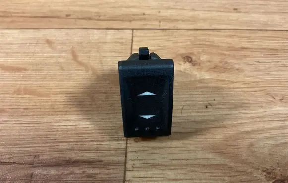Ford Mondeo Mk III Electric window control switch 1S7T14529