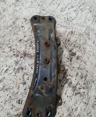 Subaru Legacy Engine mounting bracket
