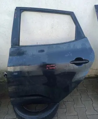 KIA Venga Rear door