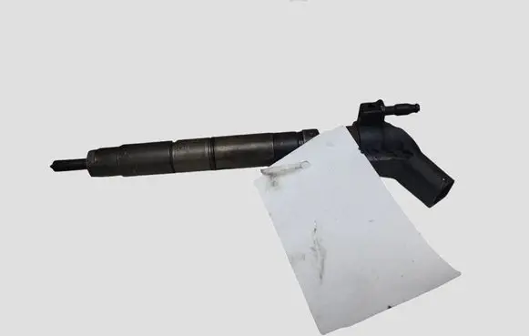 Audi A5 8T 8F Fuel injector 0445115058