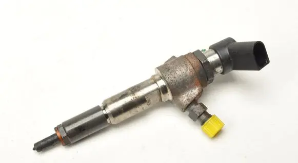 Volvo C30 Fuel injector 9802448680