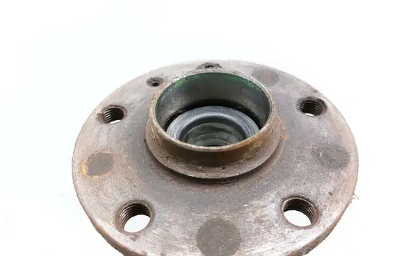 Rear wheel hub