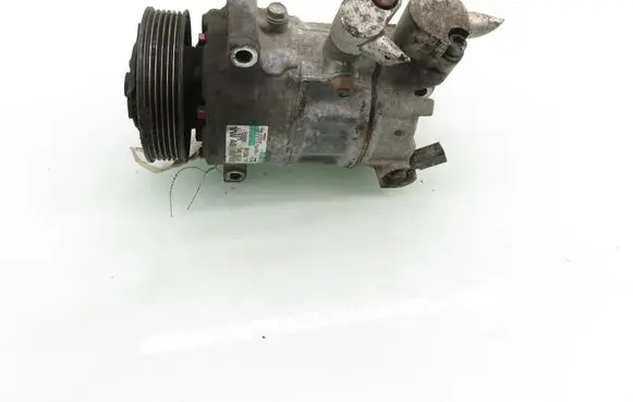 Volkswagen Golf V Air conditioning (A/C) compressor (pump) 5N0820803