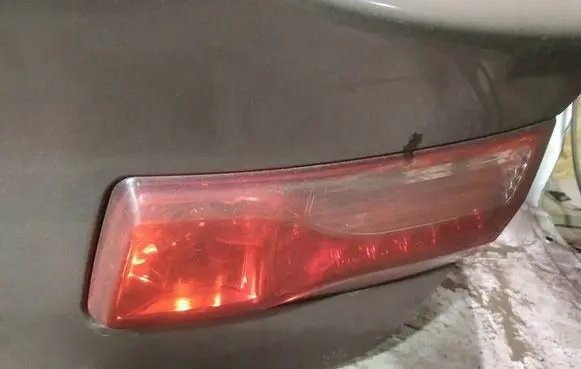 Tailgate rear/tail lights