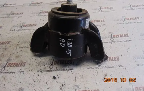Hyundai i30 Engine mount bracket 21810-A5200