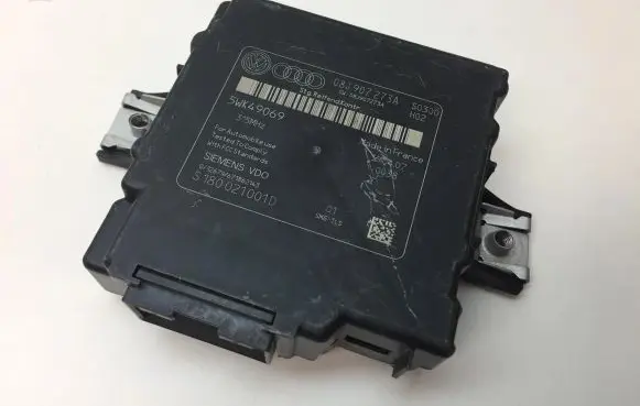 Volkswagen Golf VI Tire pressure control unit 08J907273A