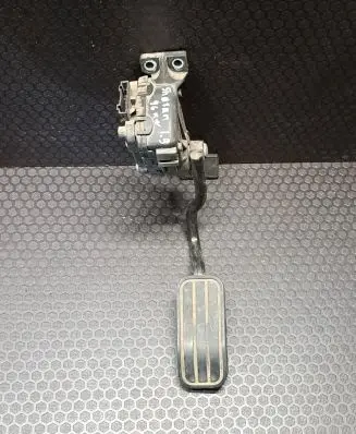 Volkswagen Sharan Accelerator throttle pedal 7M3721603D YM219F836AB 6PV00777003