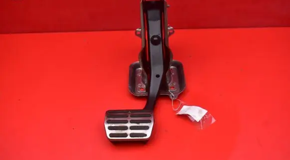 Volkswagen PASSAT B6 Accelerator throttle pedal 1K1723057AL