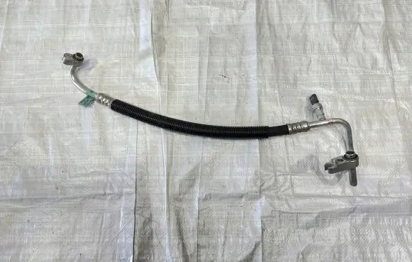 Jeep Grand Cherokee Air conditioning (A/C) pipe/hose 68161179AB