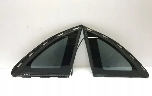 Mercedes-Benz GLA H247 Front triangle window/glass 2476706000