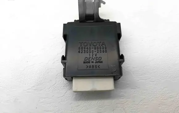 Toyota Yaris Other devices 859400D030