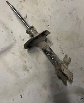 Nissan X-Trail T30 Front shock absorber/damper