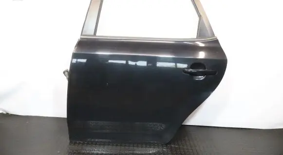 KIA Ceed Rear door