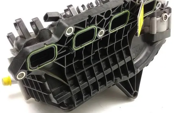 Volkswagen PASSAT B8 Intake manifold 03C129711AM