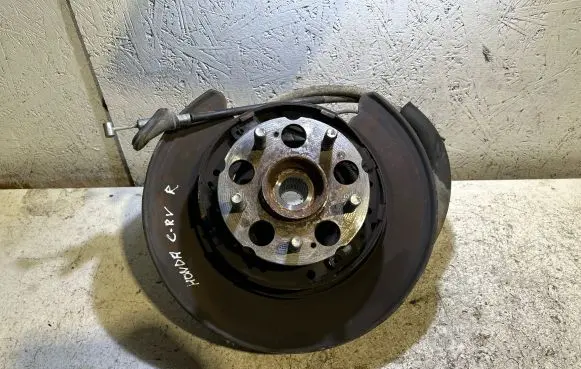 Honda CR-V Rear wheel hub