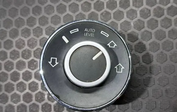 Volkswagen Touareg I Suspension ride height/mode switch 7L6927135C 32210201