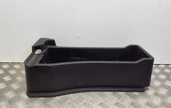 Toyota Yaris Glove box in trunk 