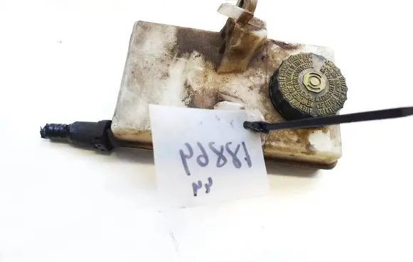Brake fluid reservoir