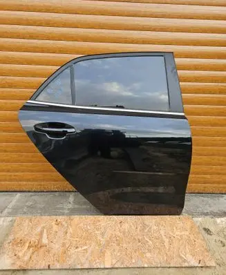 KIA Rio Rear door