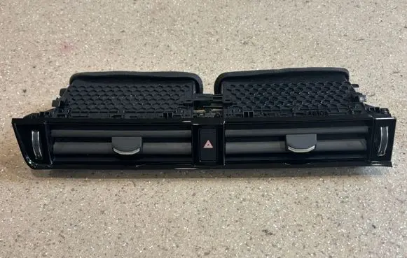 Land Rover Range Rover Evoque L551 Dash center air vent grill K8D2014L21A