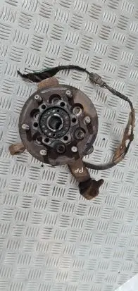 Opel Frontera B Front wheel hub spindle knuckle