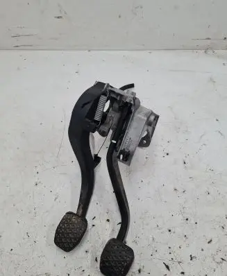 BMW 3 E90 E91 Pedal assembly 42322403