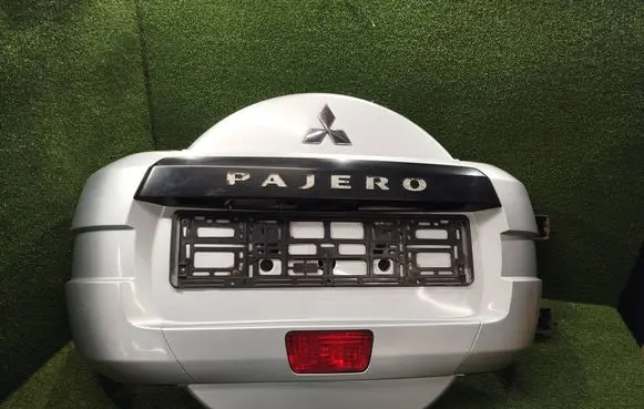 Mitsubishi Pajero Spare wheel section trim 6430A117 3M00X