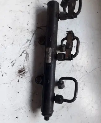 Peugeot 607 Fuel distributor 5WS40129